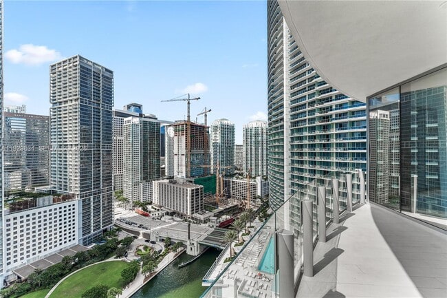 Building Photo - 300 Biscayne Blvd Way