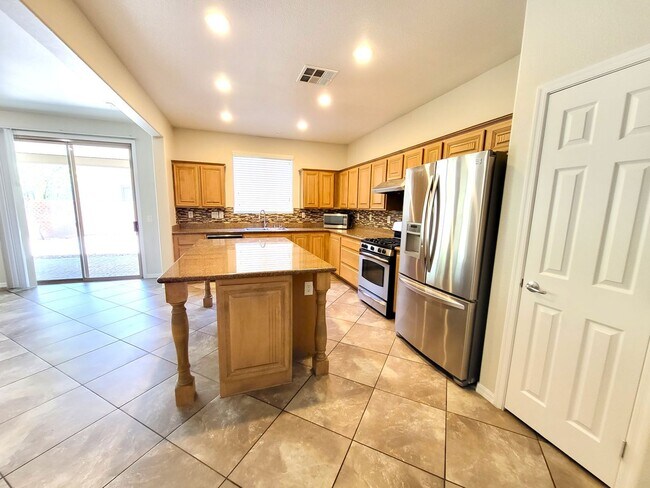 Building Photo - 1053 Via Canale Dr