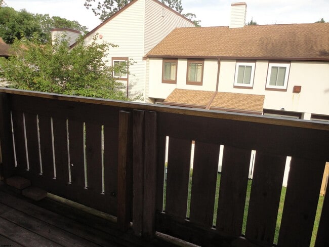 Building Photo - 2461 Arbor Ct