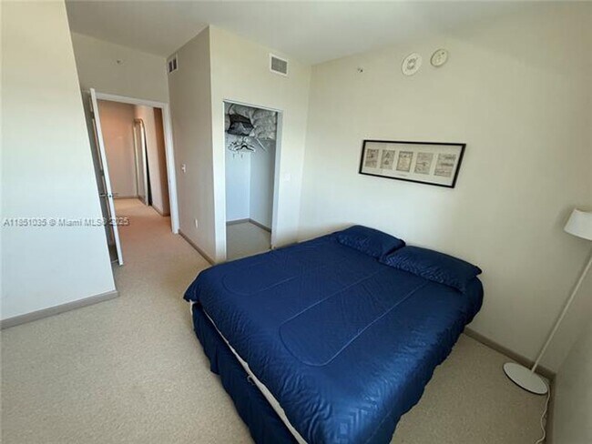 Building Photo - 253 NE 2nd St