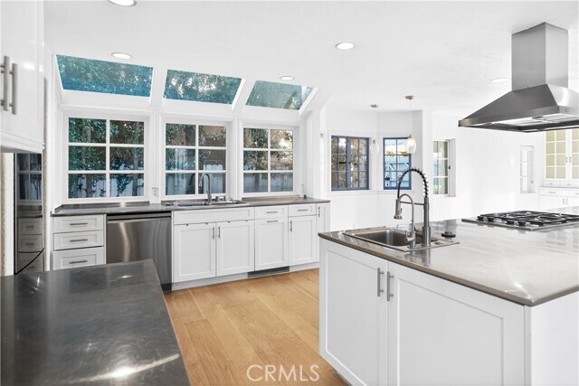 Building Photo - 6211 Warner Dr