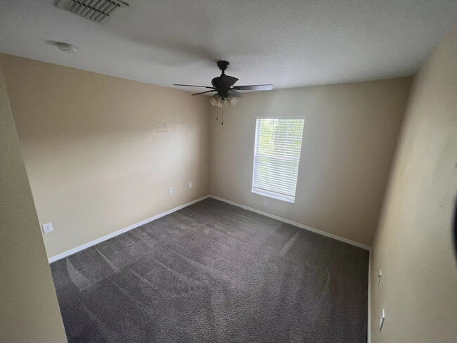Building Photo - 2 Community Pools • 3-Bed Townhome • Gated Community • Modern Kitchen • Prime New Tampa Location