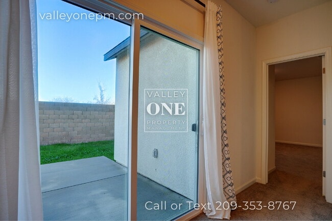 Building Photo - LIKE-NEW SOLAR POWERED HOME, BUILT 2022