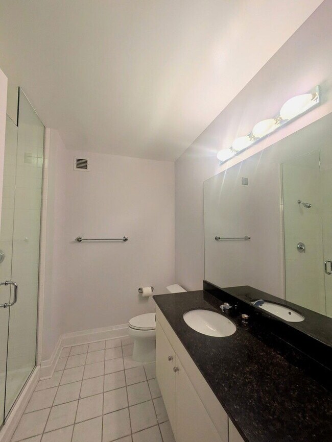 Building Photo - 33 W Ontario St