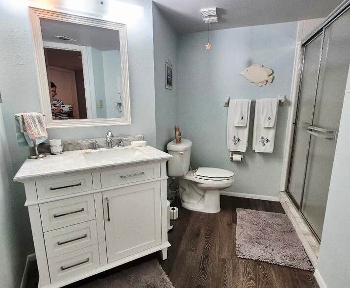 Building Photo - 19505 Quesada Ave