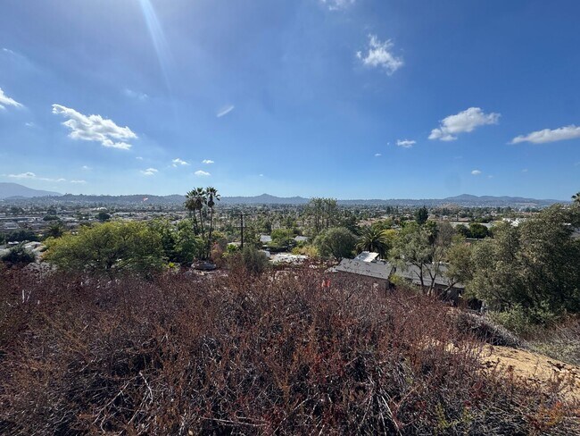 Building Photo - 4 Bedroom - 2 Bathroom with view