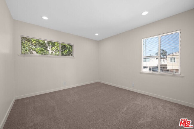 Building Photo - 11825 Iowa Ave