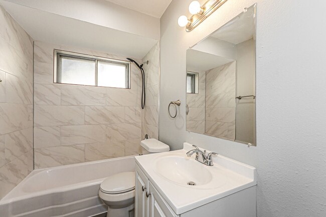 Building Photo - 3 BR/1BA | Updated Single Family Home | 1-Car Garage  | Large Backyard!