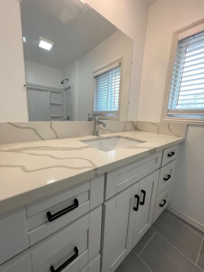Building Photo - South 2nd- 4 Bed 2 Bath Remodeled Home in El Cajon!