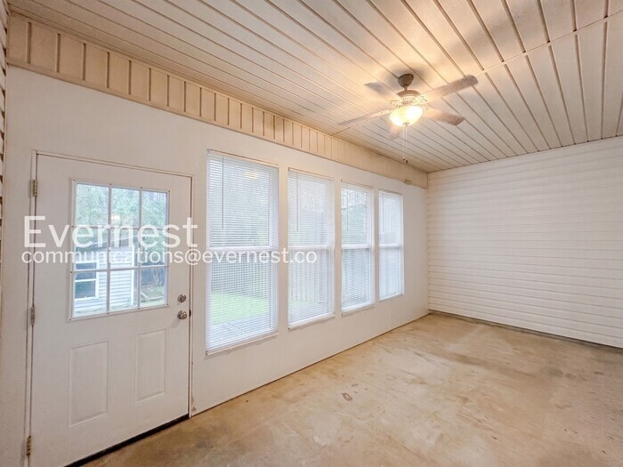 Building Photo - 632 Parkside Cir