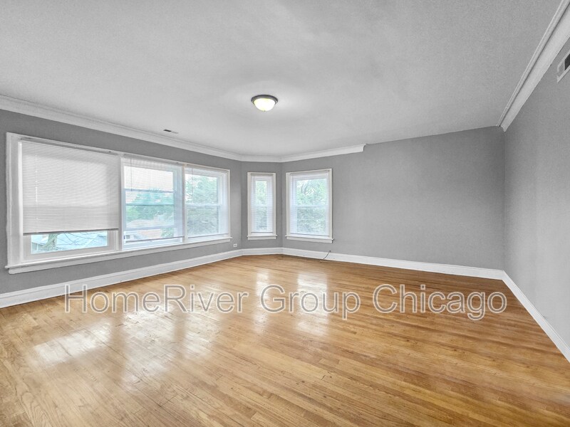 Building Photo - 8159 S Justine St