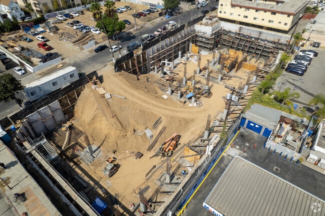 Building Photo - Somi