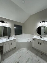 Building Photo - 21725 York Timbers Dr