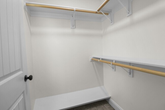Building Photo - 525 Woodtrace Dr