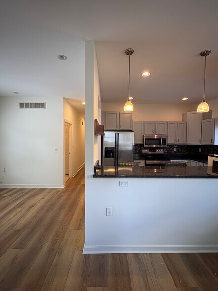 Kitchen - 4127 Ballard Ave