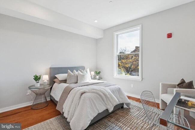 Building Photo - 100 Forrest Ave