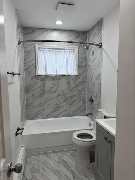 Building Photo - 542 E Pine St