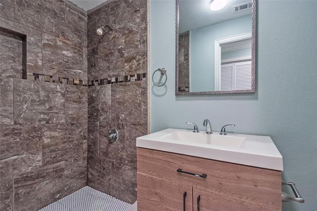 Building Photo - 4102 Robert L Parish Sr. Ave