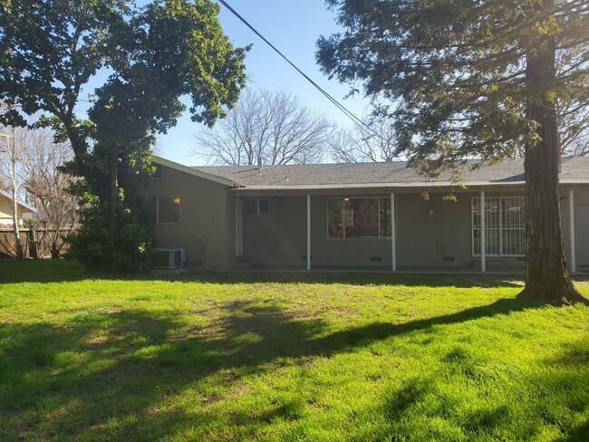 Building Photo - 1505 W Rumble Rd