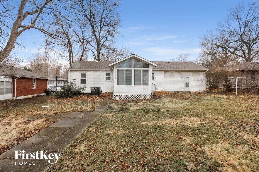 Building Photo - 10508 East 33rd Terrace S