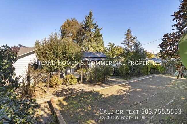 Building Photo - 12830 SW Foothill Dr