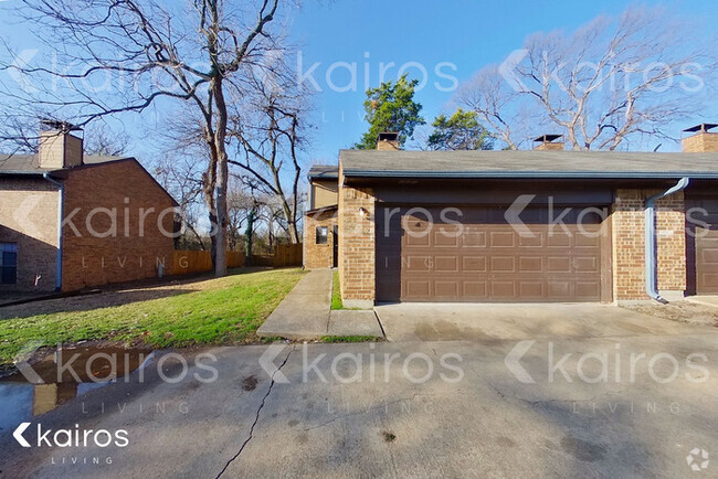 Building Photo - 826 Courtenay Pl