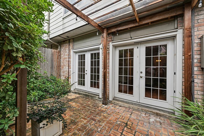 Building Photo - 3721 Wakeforest Ave.