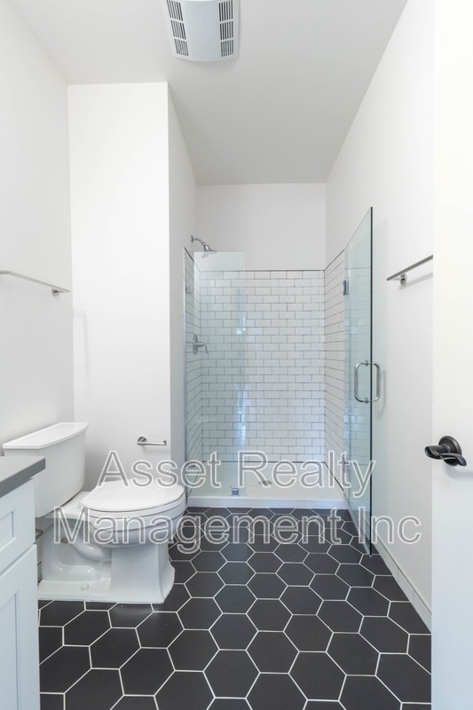 Building Photo - 1120 Franck St