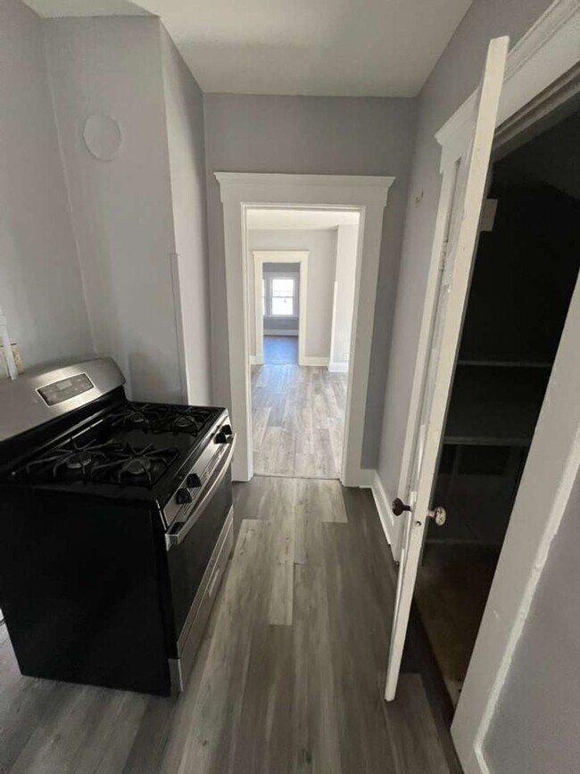 Building Photo - 436 Poplar St