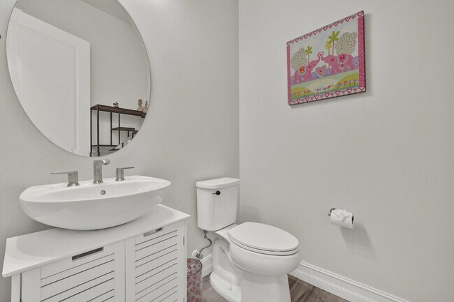 Building Photo - 138 Palma St