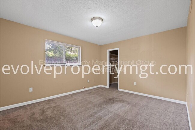 Building Photo - 3771 Ironwood Dr