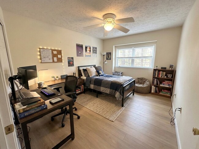 Building Photo - 3 Bedroom 2.5 Bath Townhome in East Athens - Close to UGA Vet School