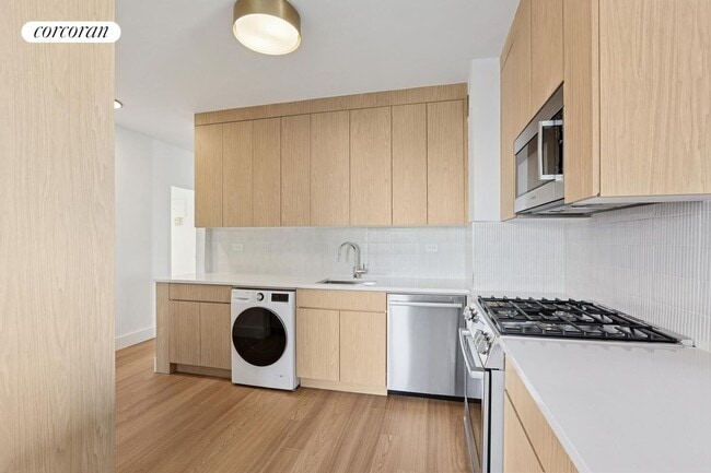 Building Photo - 501 E 87th St