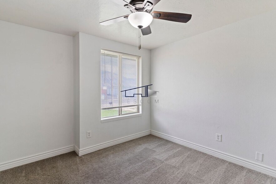 Building Photo - 1721 750 W St