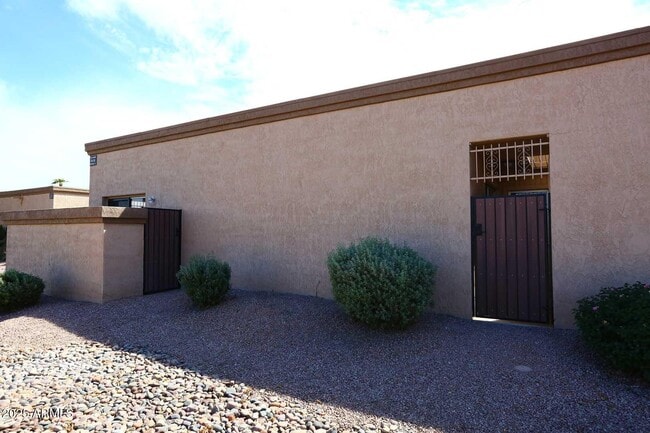 Building Photo - 93 N Cooper Rd