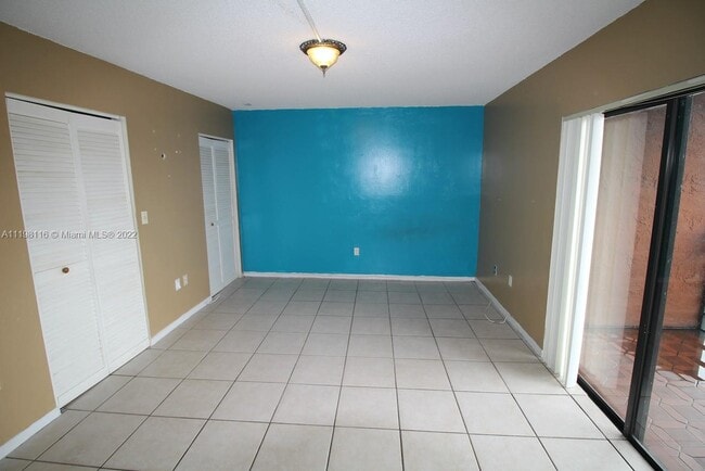 Building Photo - 13500 NE 3rd Ct