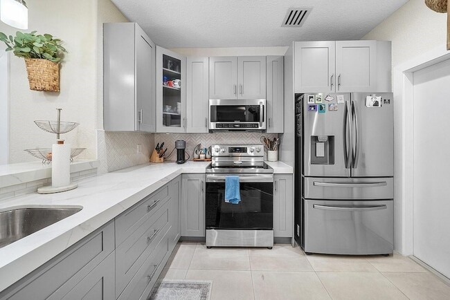 Building Photo - 3876 SW 169th Terrace