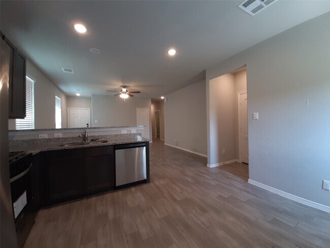 Building Photo - 919 Redinger Ridge Dr