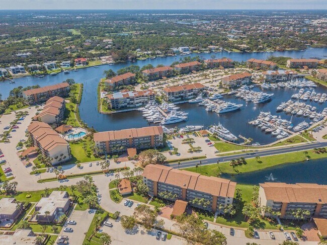 Building Photo - 2601 Marina Isle Way