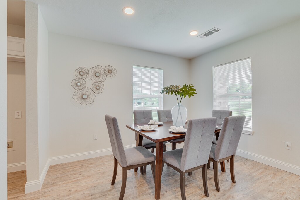 Building Photo - 380 Railroad Ave