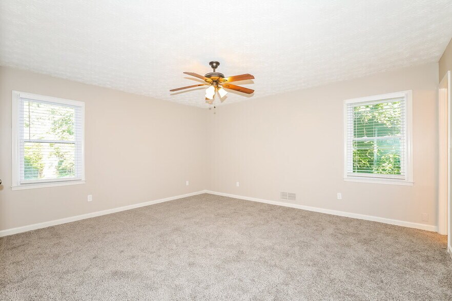 Building Photo - 3872 Cloudland Dr