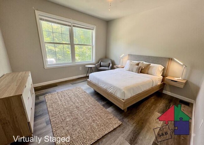 Building Photo - Spacious Milton 3 Bedroom - Pet Friendly!