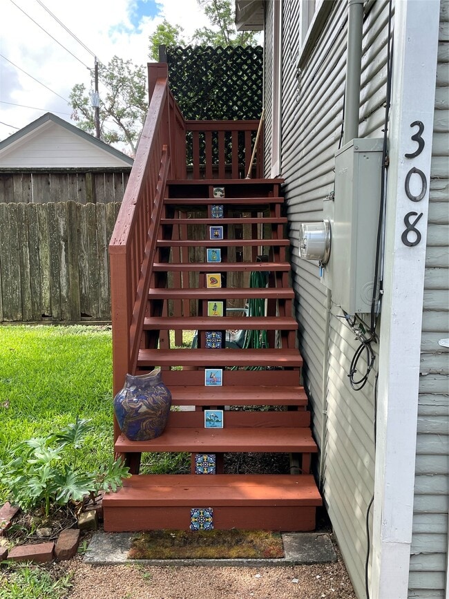 Building Photo - 308 E 23rd St