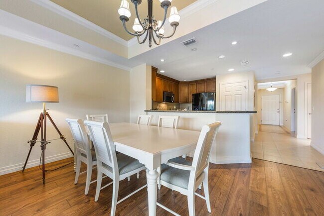 Building Photo - Golf Course View Condo