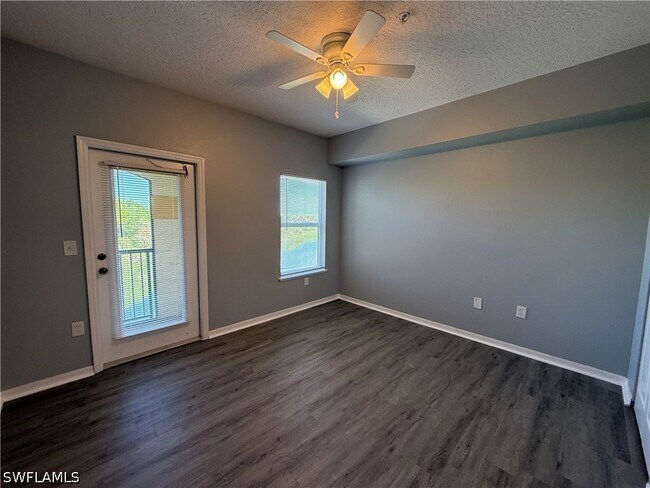 Building Photo - 11520 Villa Grand
