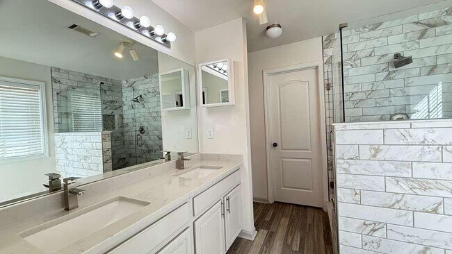 Building Photo - 6423 Grand Hickory Dr