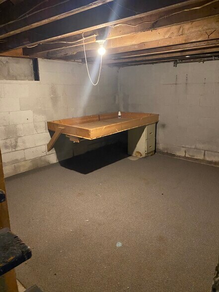 Building Photo - 1107 N 7th Ave E