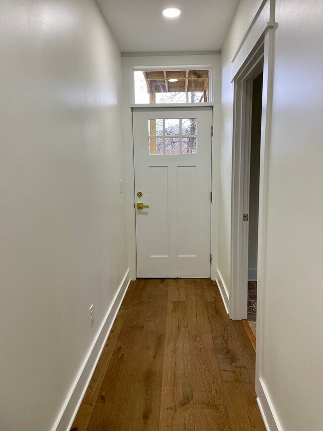 Building Photo - 323 50th Ave N