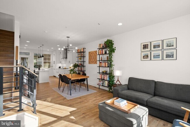 Building Photo - 11258 Faraday Park Dr.