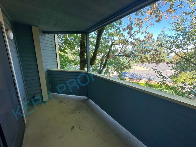 Building Photo - Charming 2-Bed Condo in Clackamas – Perfec...
